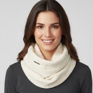 prAna Infinity Scarf Ivory Cream Cable Knit Cowl Neck Warmer 12X13.5 Chunky Warm